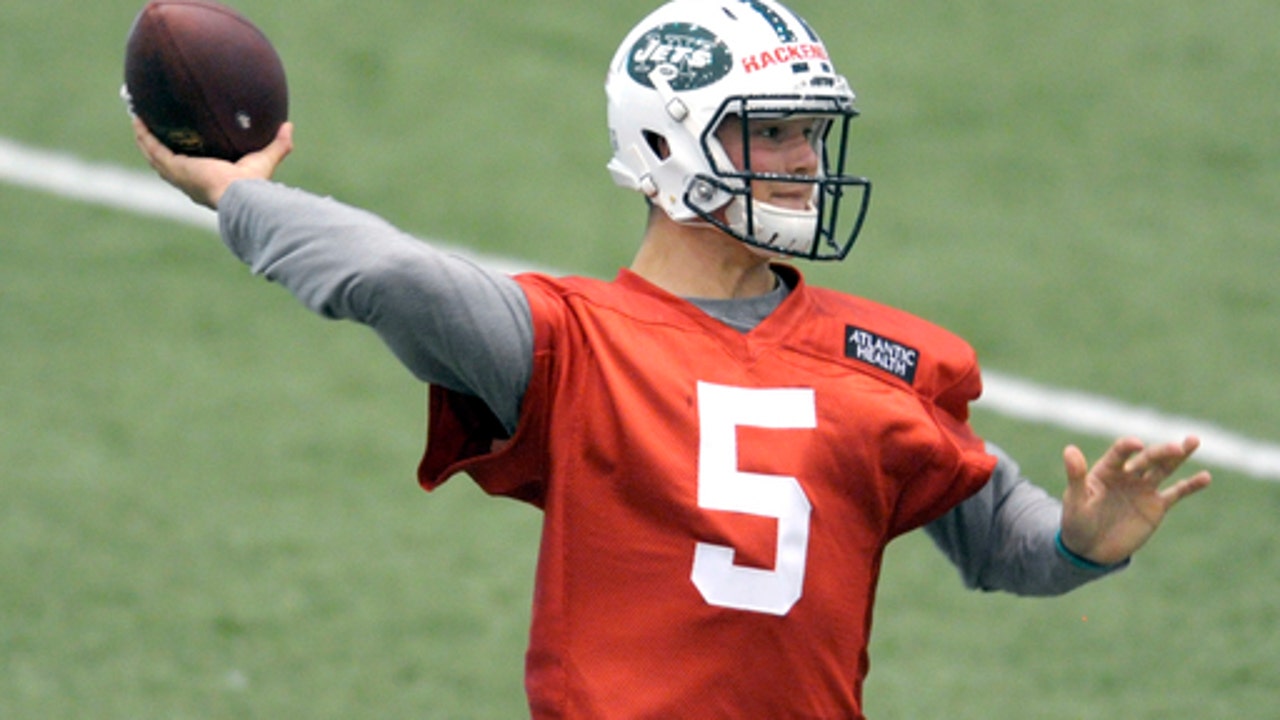 Jets' Christian Hackenberg up and down in NFL debut